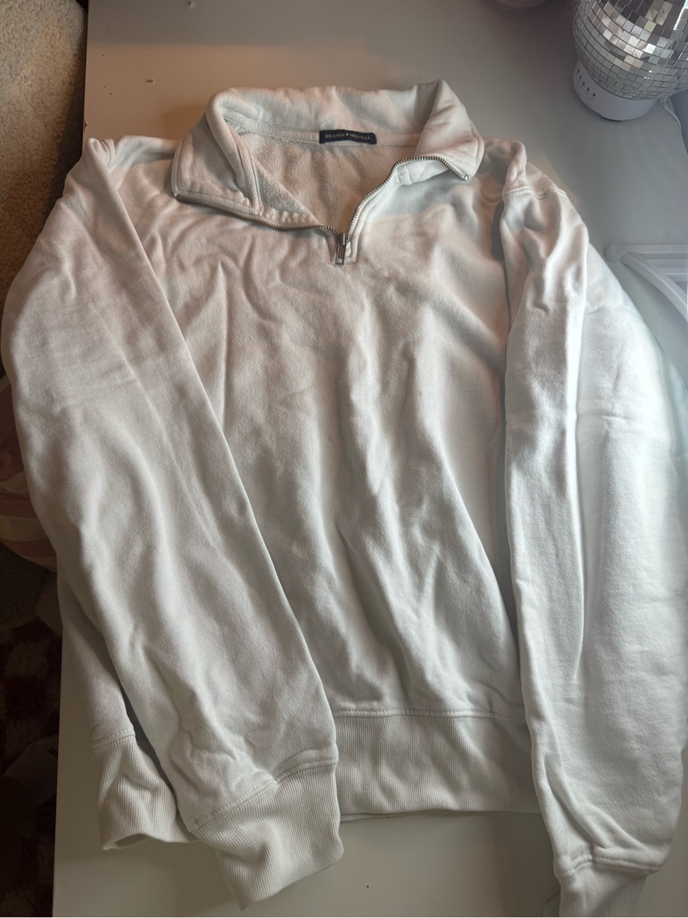 Brandy Melville White Quarter-Zip Sweatshirt - Classic Pullover
